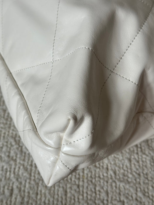Chanel 22 White & Black