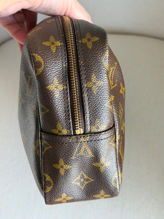 Louis Vuitton Trousse de Toilette 28