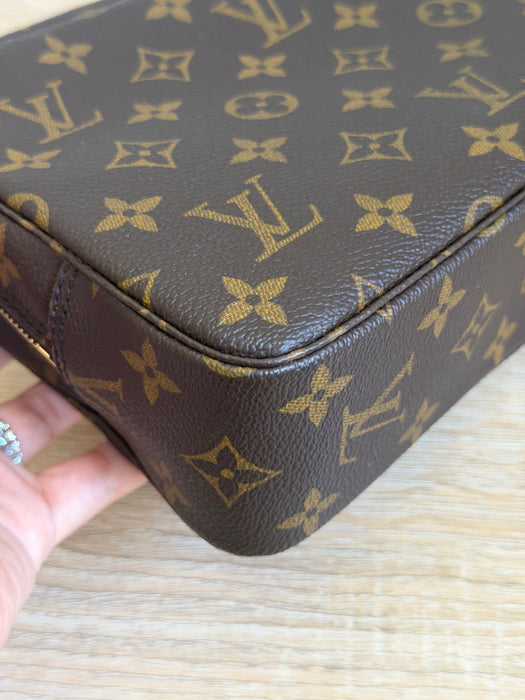 Louis Vuitton Trousse Toiletry 23