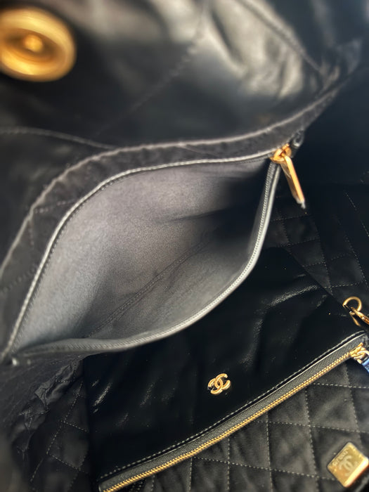 Chanel 22 Blk & Gold