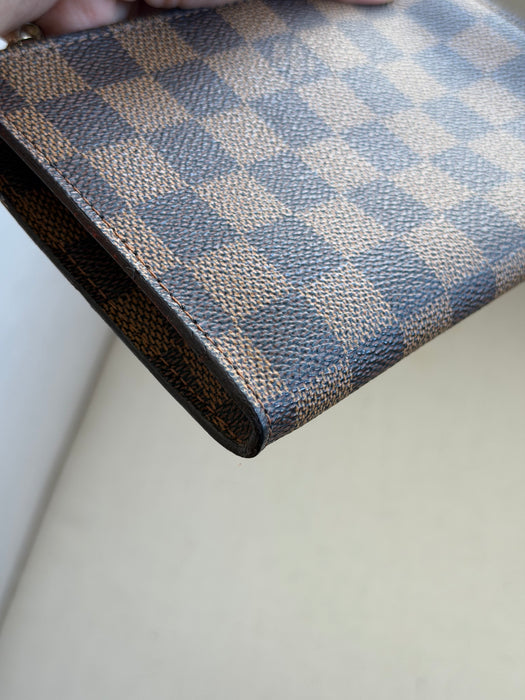 Louis Vuitton Bucket Damier Ebene Chain Pochette