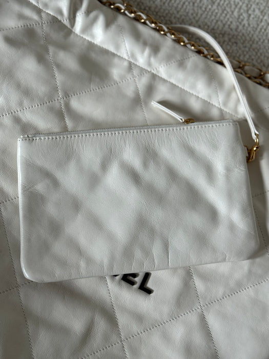 Chanel 22 White & Black