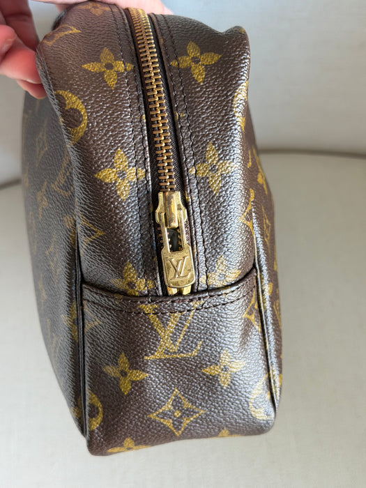 Louis Vuitton Trousse de Toilette 28
