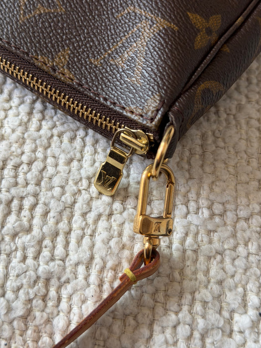 Louis Vuitton Accessories Pochette