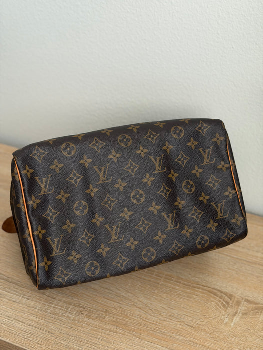 Louis Vuitton Speedy 30
