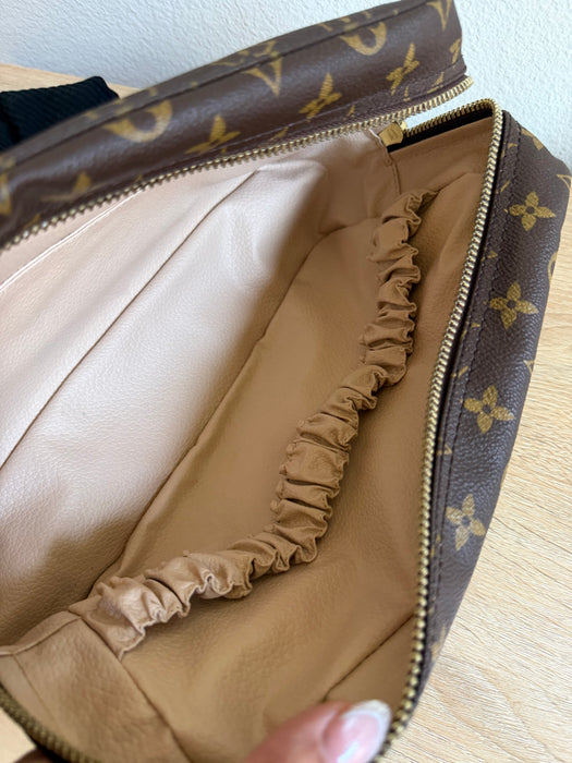 Louis Vuitton Trousse 28