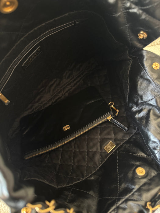 Chanel 22 Blk & Gold