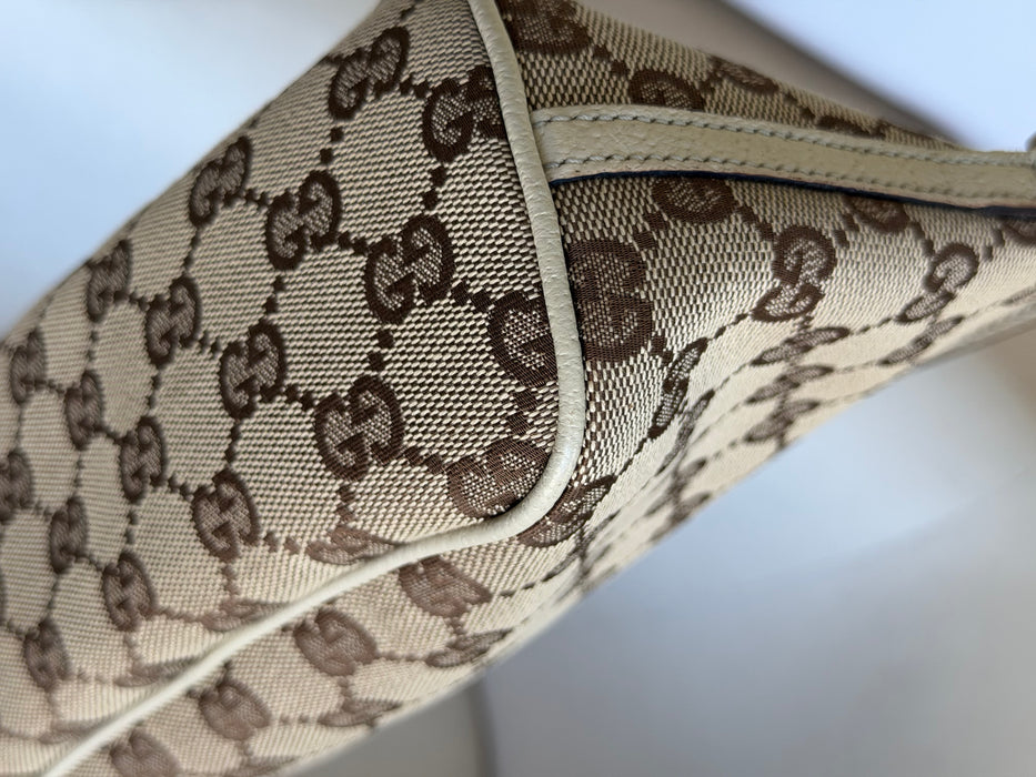 Gucci GG Beige Boat Pochette