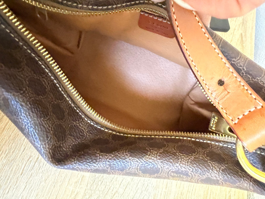Celine Walker Pochette
