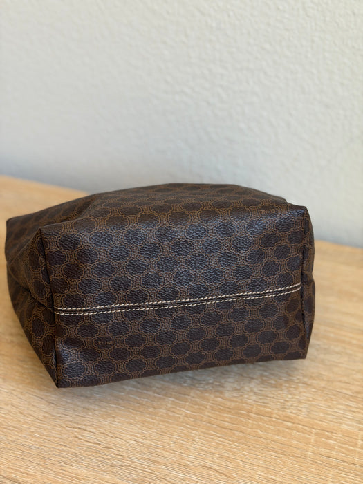 Celine Walker Pochette