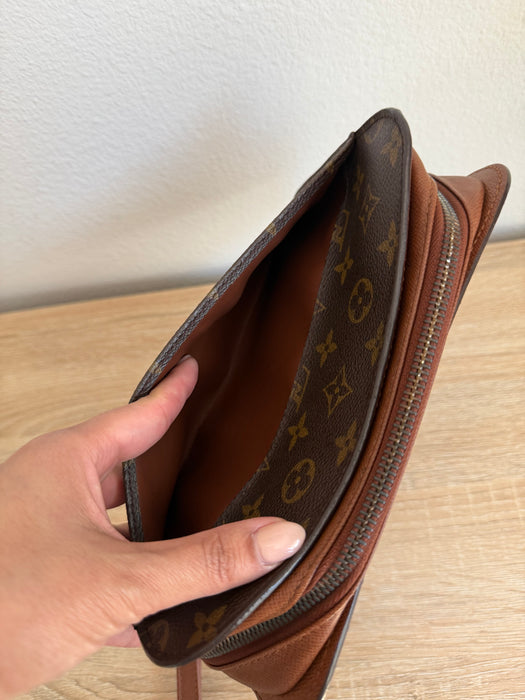 Louis Vuitton Orsay Clutch