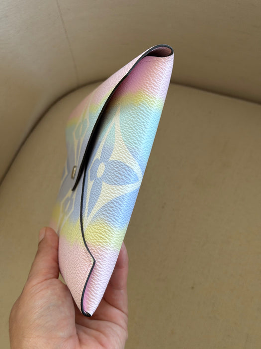 Louis Vuitton Escale Clutch