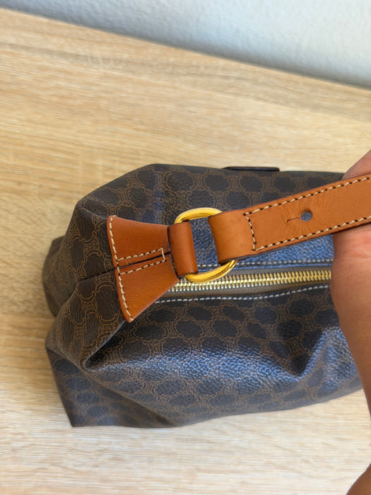 Celine Walker Pochette
