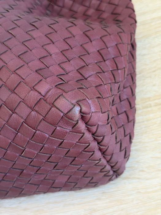 Bottega Bordeaux Intrecciato Hobo