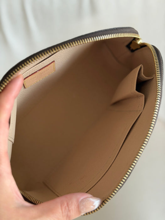 Louis Vuitton Cosmetic pouch GM