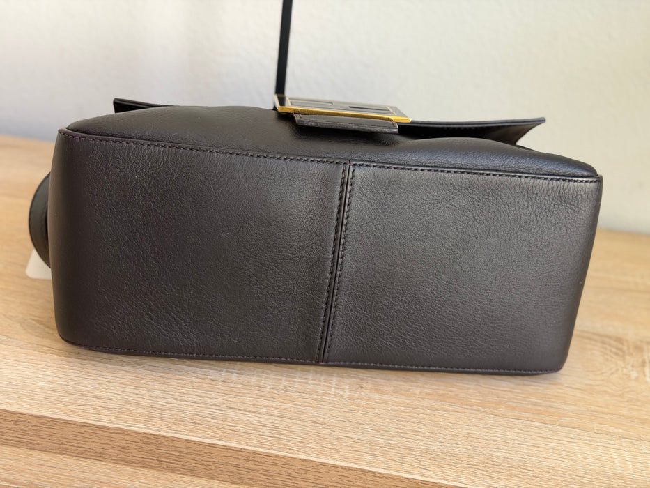 Fendi Vintello Big Forever Mama Baguette in Dark brown