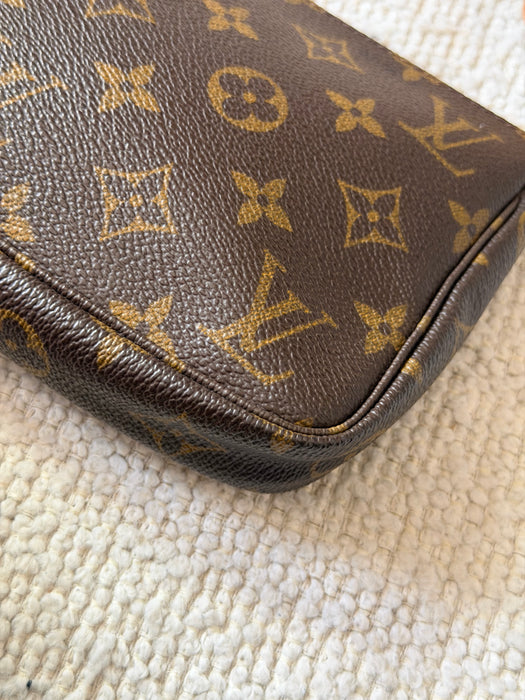 Louis Vuitton Accessories Pochette