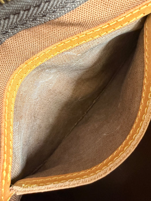 Louis Vuitton Speedy 30 with Strap