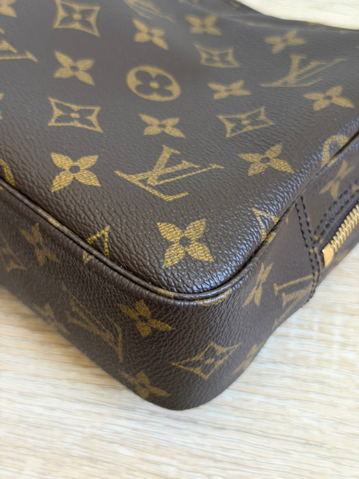 Louis Vuitton Trousse Toiletry 23