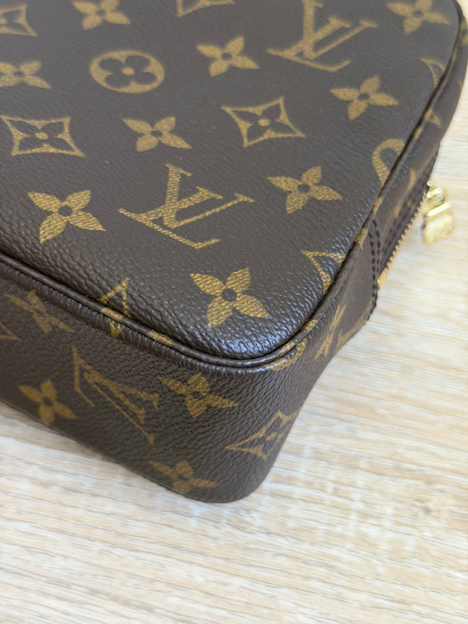 Louis Vuitton Trousse Toiletry 23