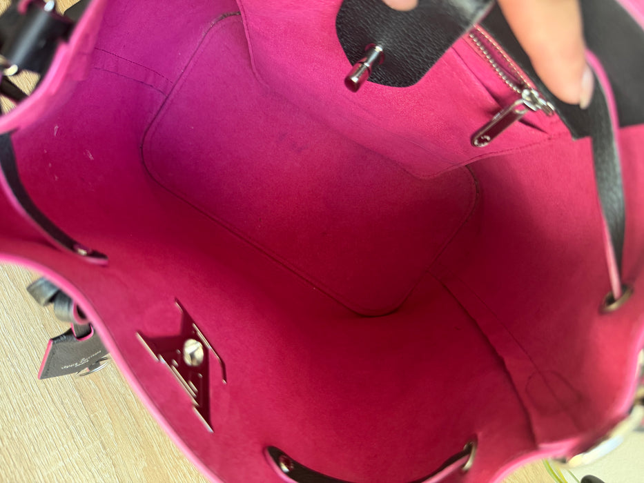 Louis Vuitton Lockme Bucket
