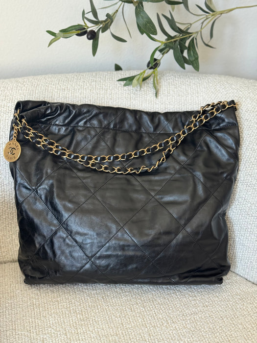 Chanel 22 Blk & Gold