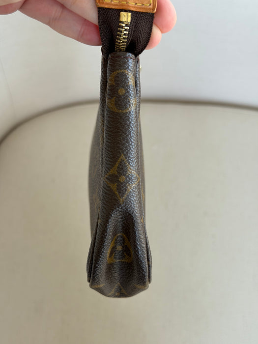 Louis Vuitton Pochette Accessories