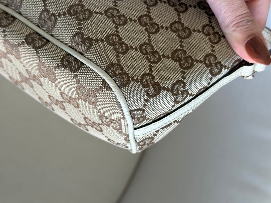 Gucci GG Beige Boat Pochette
