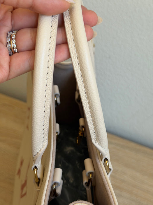 Louis Vuitton OnTheGo Empriente