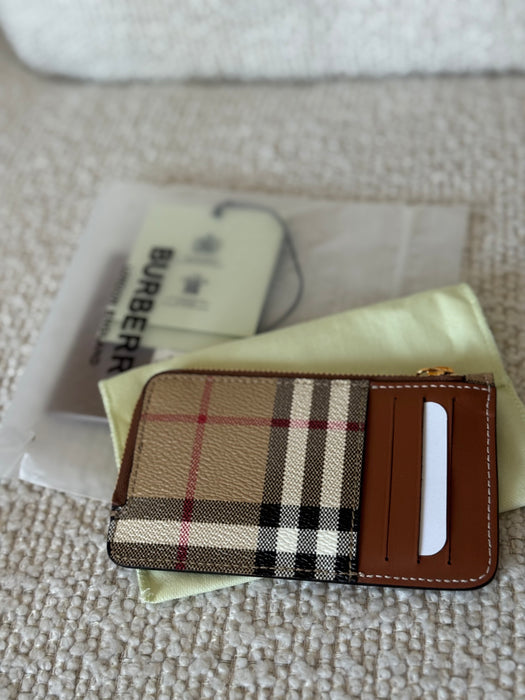 Burberry card holder