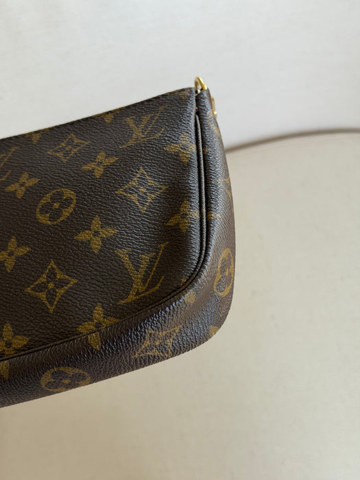 Louis Vuitton Pochette Accessories
