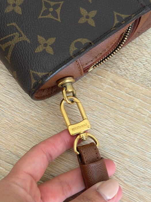 Louis Vuitton Orsay Clutch