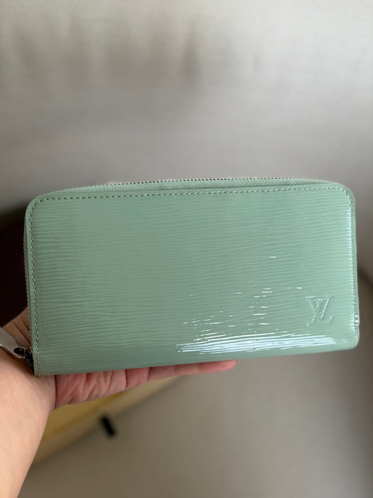 Louis Vuitton Sea-foam Green Epi Wallet: Full Set