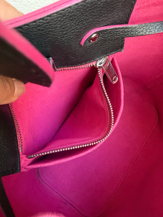 Louis Vuitton Lockme Bucket