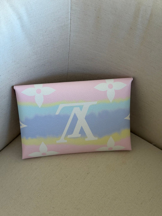 Louis Vuitton Escale Clutch
