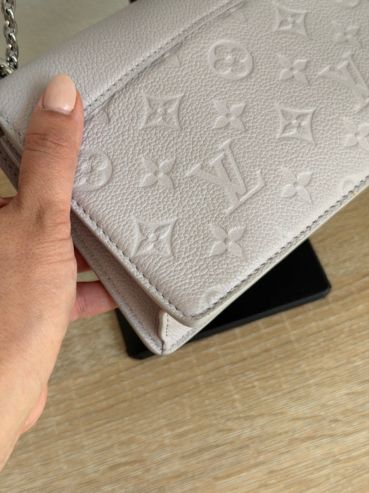 Louis Vuitton Rosy Wallet on Chain in Brume
