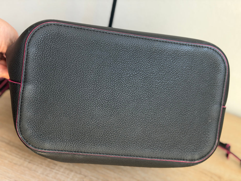 Louis Vuitton Lockme Bucket
