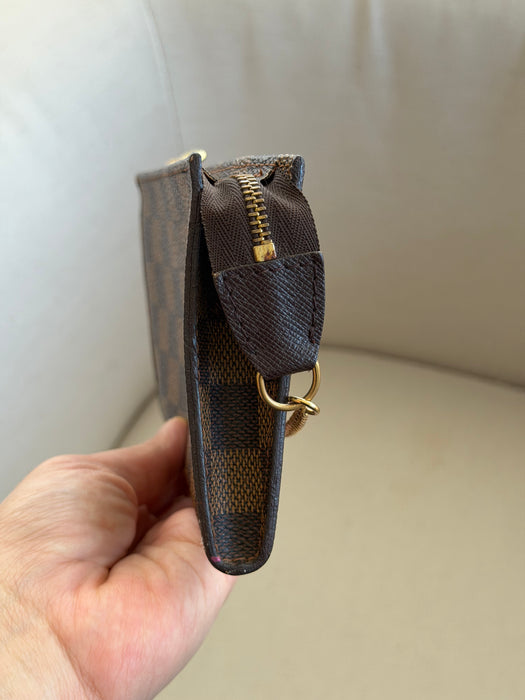Louis Vuitton Bucket Damier Ebene Chain Pochette