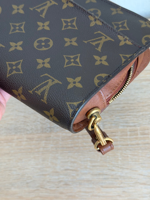 Louis Vuitton Orsay Clutch