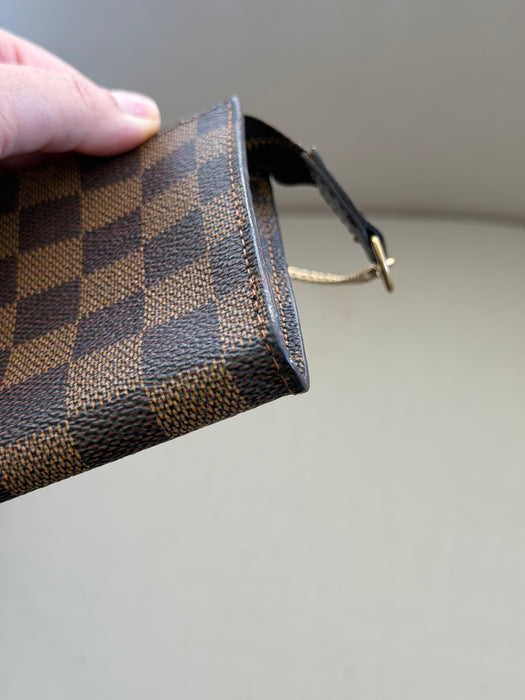 Louis Vuitton Bucket Damier Ebene Chain Pochette
