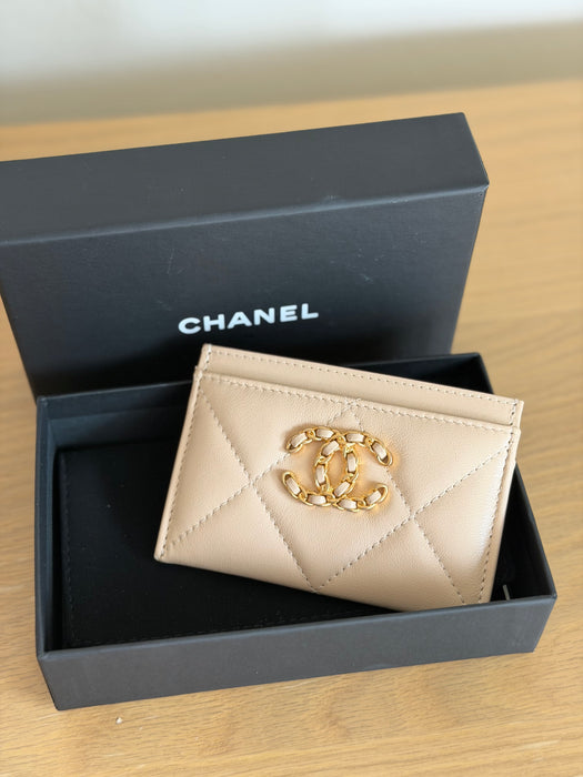 Chanel 19 Cardholder Lambskin