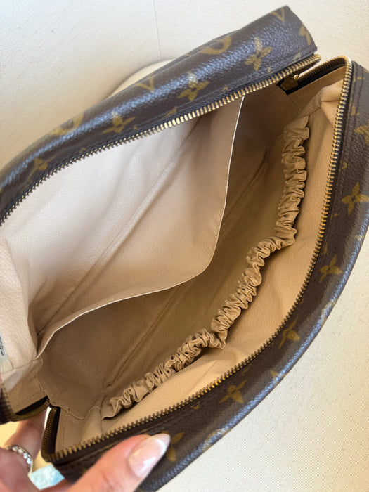 Louis Vuitton Truth Toilet 28 Monogram