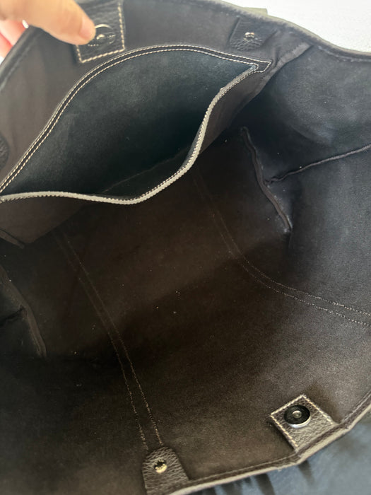 Gucci Supreme Tote with Dust bag