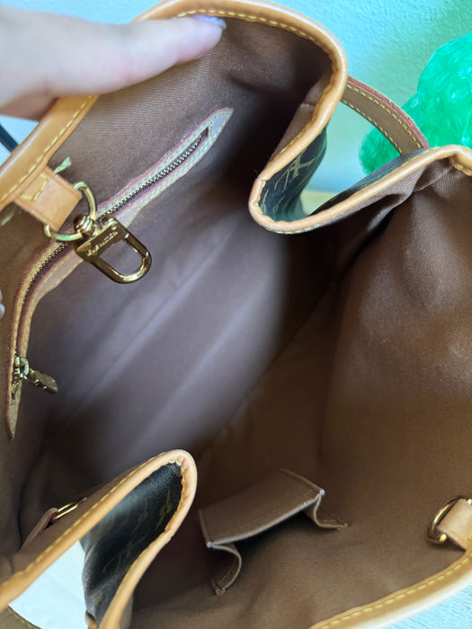 Louis Vuitton Batignolles Vertical Tote