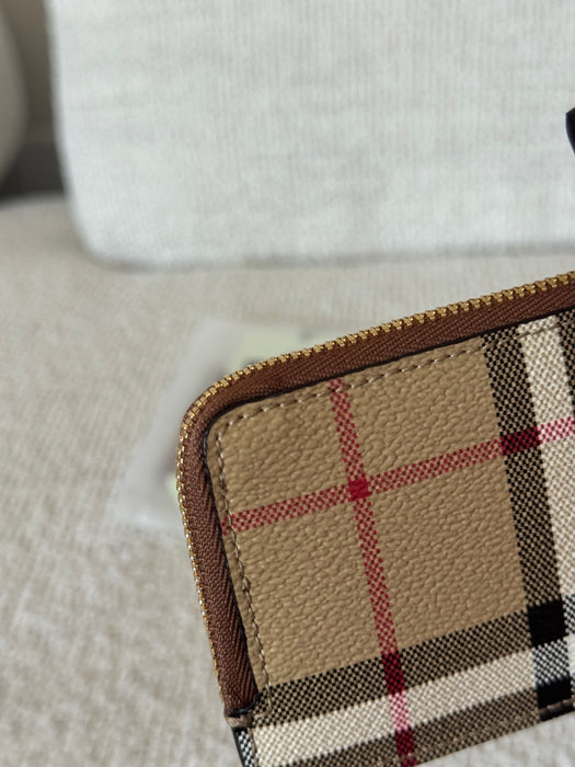 Burberry card holder