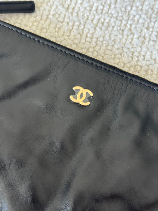 Chanel 22 Blk & Gold