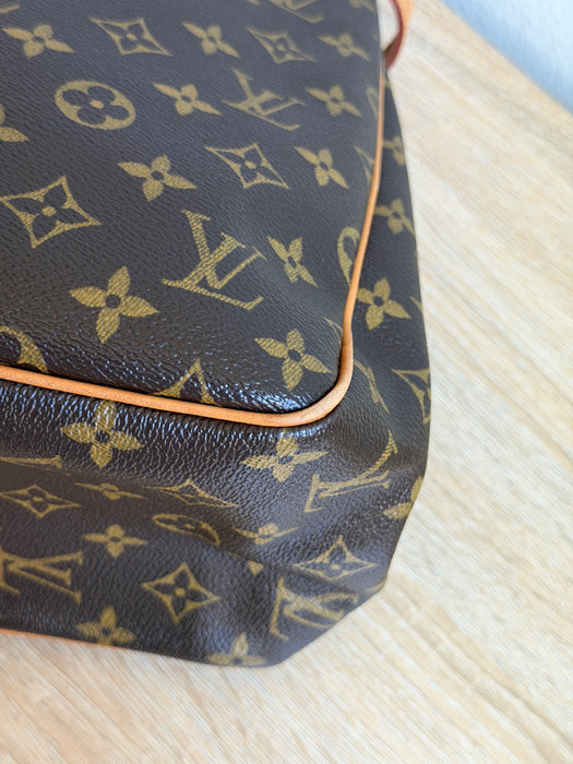 Louis Vuitton Batignolles Vertical Tote