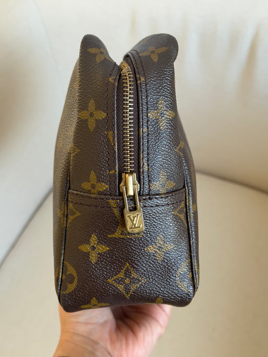 Louis Vuitton Truth Toilet 28 Monogram