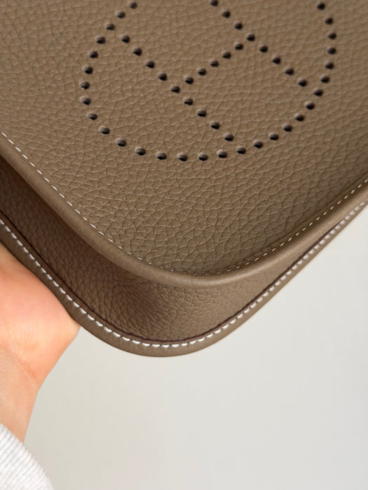 Hermes Taurillon Clemence Evelyne TPM Etoupe - NEW