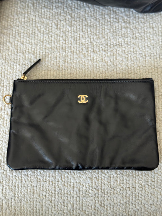 Chanel 22 Blk & Gold